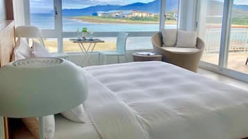 Presidential Double Room | Individually decorated, individually furnished, blackout drapes