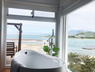 Blue Sea Sunny Sea View Homestay