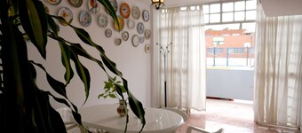 Sunny house in quiet street 800 € weekly