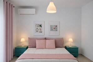 2 bedrooms, iron/ironing board, travel cot, free WiFi