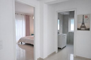 2 bedrooms, iron/ironing board, travel crib, free WiFi
