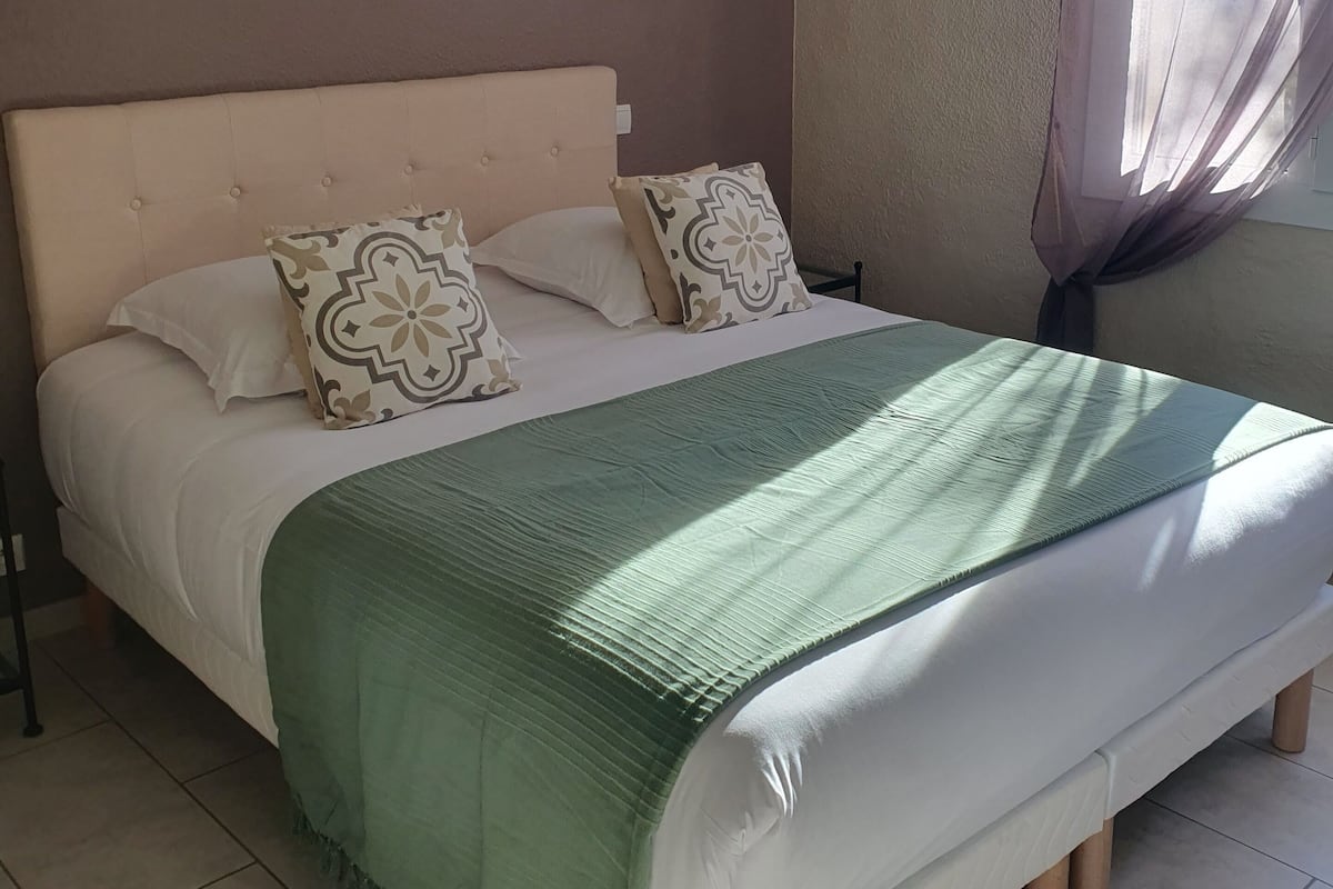 Superior Double Room | Premium bedding, individually decorated, individually furnished, desk