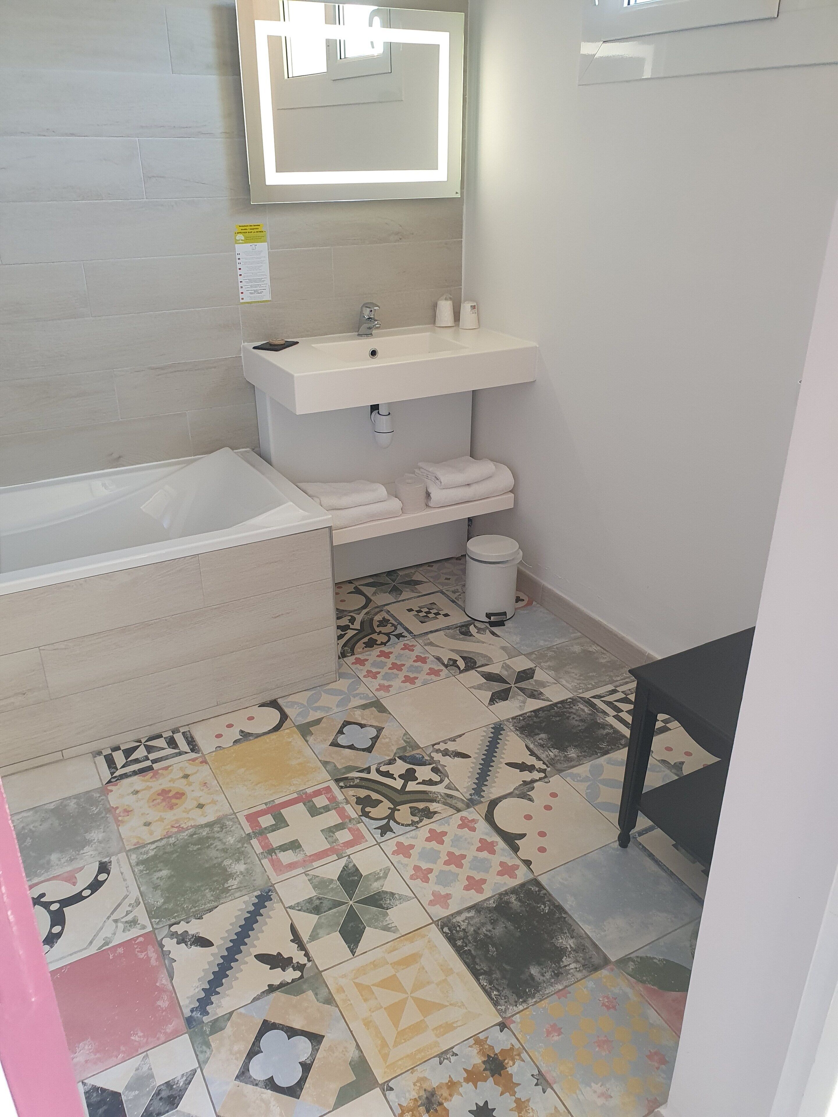 superior double room | bathroom | free toiletries, hair dryer, towels