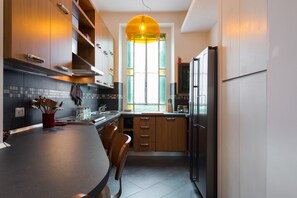 Apartment, 1 Schlafzimmer | Eigene Küche | Großer Kühlschrank, Mikrowelle, Ofen, Herdplatte