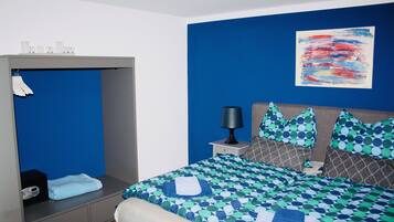 1 bedroom, in-room safe, desk, soundproofing