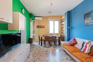 Apartment, 1 Bedroom | Living area