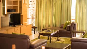 Flat-screen TV, fireplace