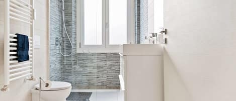 Appartement, 2 chambres | Salle de bain