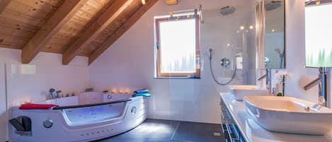 Maison (incl. cleaning fee & laundry package) | Salle de bain