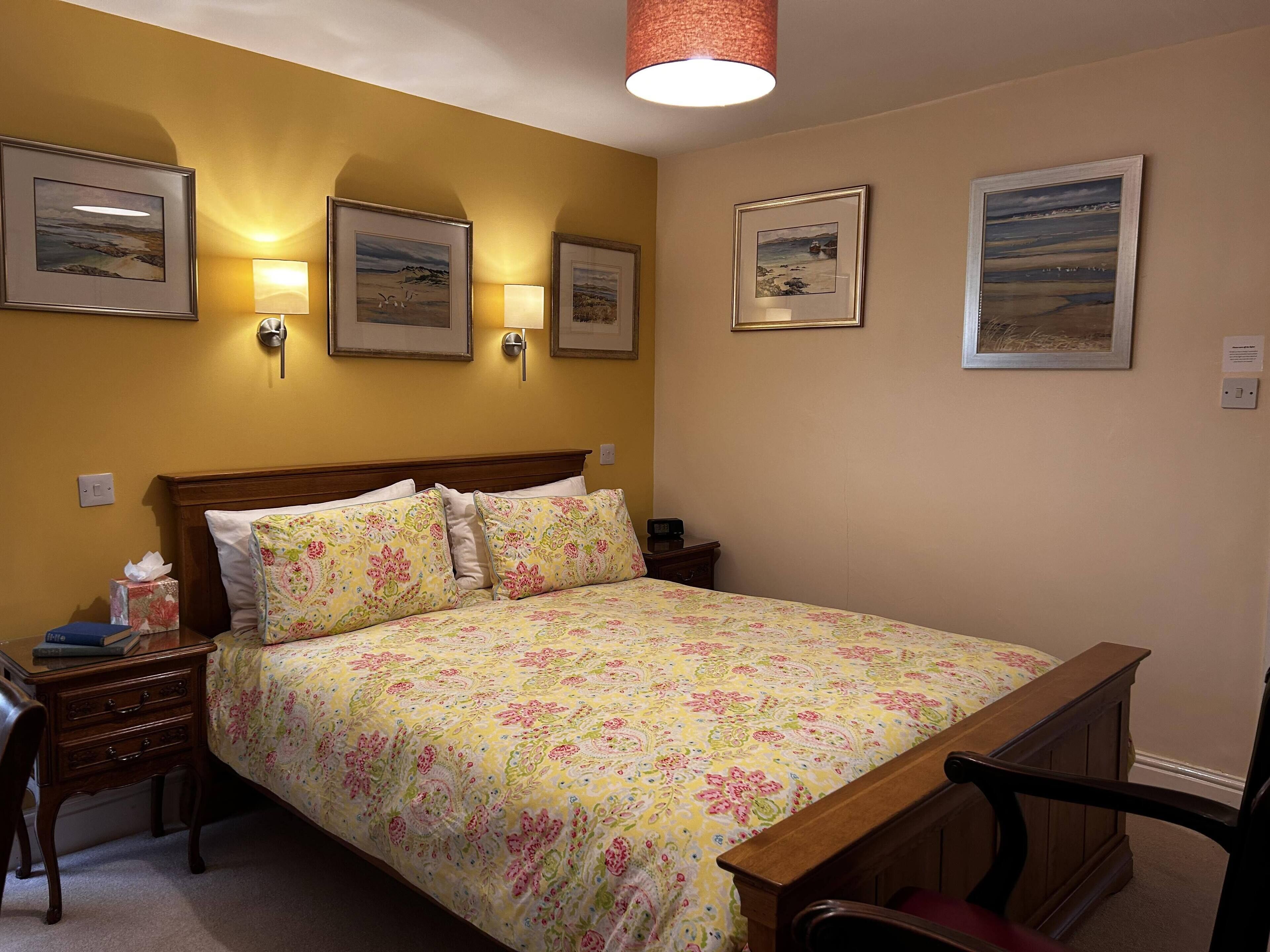 Superior Double Room, 1 Queen Bed, Ensuite | 1 bedroom, Egyptian cotton sheets, premium bedding