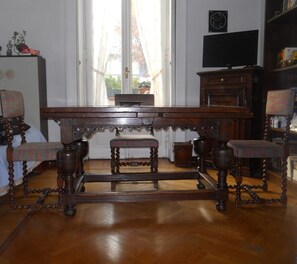 Studio | Sengetøy av topp kvalitet, dundyner og skrivebord