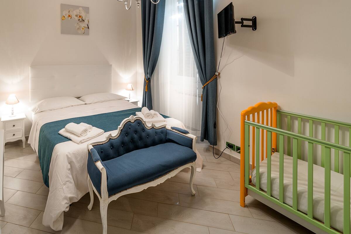 Iron/ironing board, free WiFi, bed sheets, wheelchair access