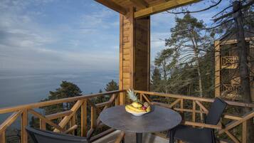 Deluxe Bungalow, 2 Bedrooms, Sea View | Balcony