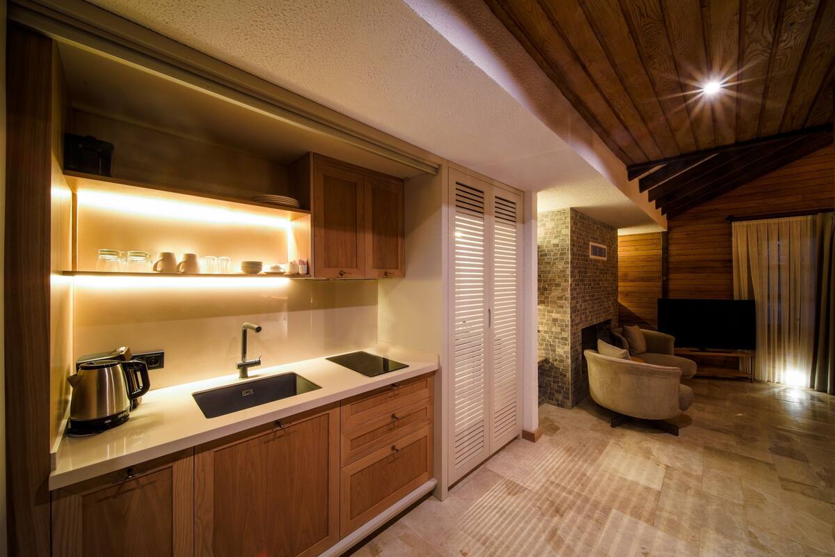 presidential villa, multiple beds, non smoking, sea view | private kitchen | electric kettle