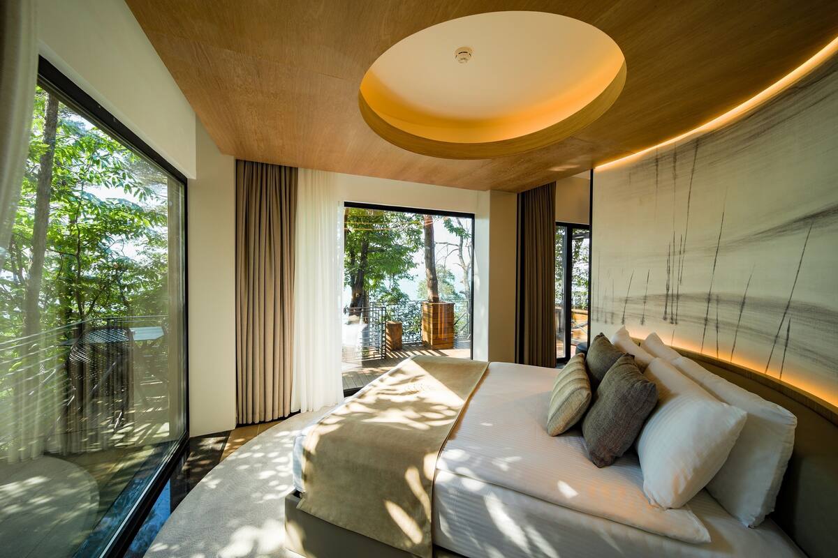 Junior Suite, 1 Katil Kelamin (Double) dengan Katil Sofa, Non Smoking, Sea View | Peralatan tempat tidur premium, bar mini, peti besi dalam bilik 