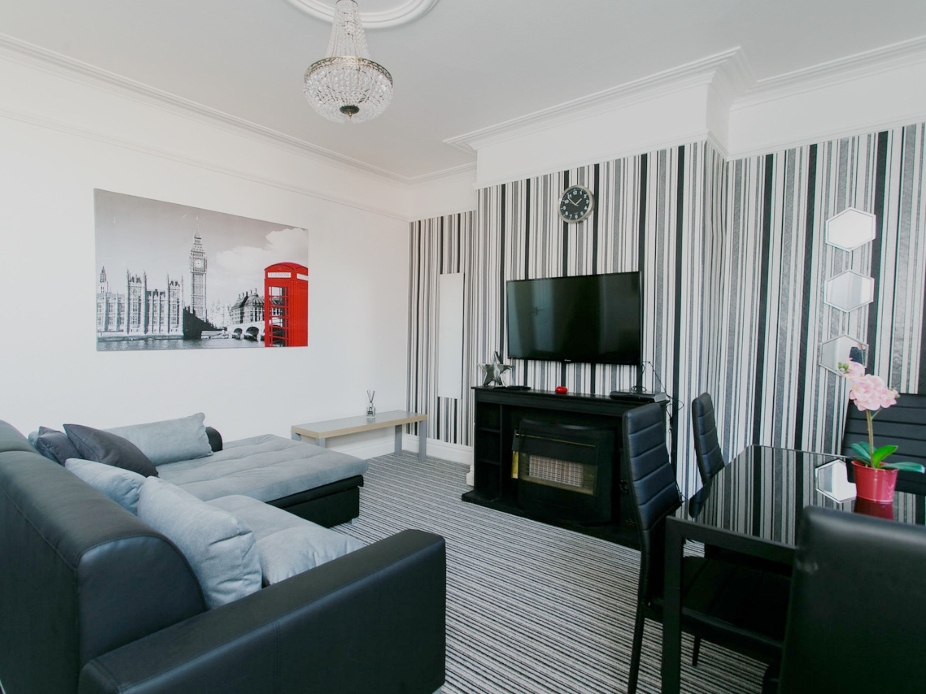 Photo - Mies de Villa