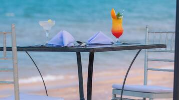 Breakfast, lunch, dinner served; local and international cuisine