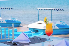 Private beach, sun-loungers, beach umbrellas, beach towels