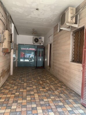 Mặt tiền nơi lưu trú