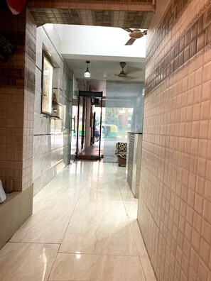 Quầy tiếp tân