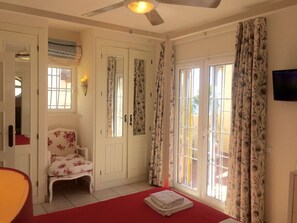 3 bedrooms, iron/ironing board, WiFi, bed sheets - Beachfront Villa (Vera)