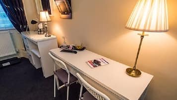 Twin Room | Iron/ironing board, free WiFi, bed sheets