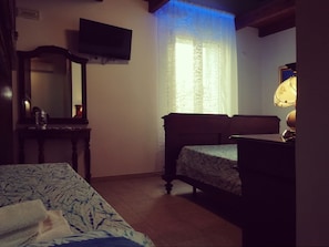 Triple Room, Multiple Beds