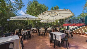 Dinner served - Camping Marina (Bari Sardo)