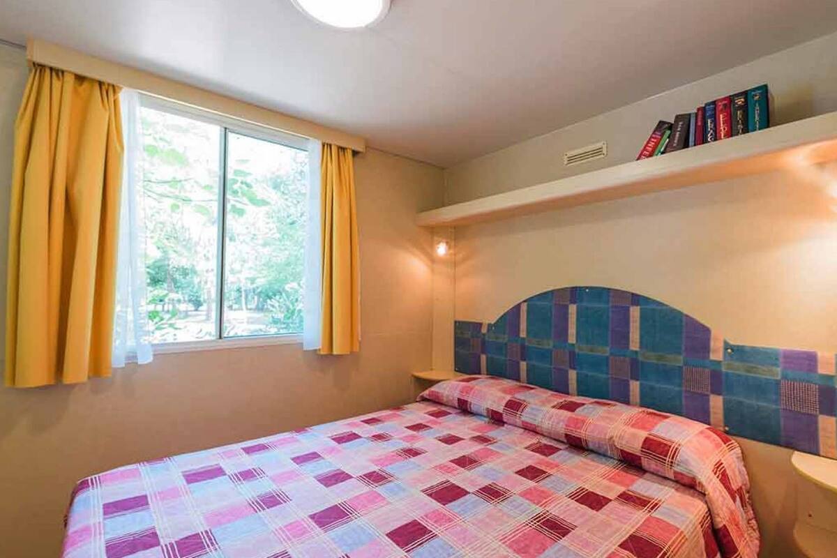 Stacaravan (Olimpia) | 2 slaapkamers, beddengoed