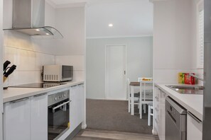 Fridge, microwave, oven, stovetop - Beautiful , stylish Mudjimba Beach House (Mudjimba)
