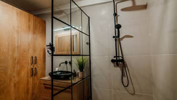 Comfort villa, 2 slaapkamers | Badkamer | Gratis toiletartikelen, een haardroger, pantoffels, handdoeken