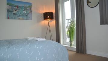 1 chambre, fer et planche à repasser, lit de bébé portatif, Wi-Fi