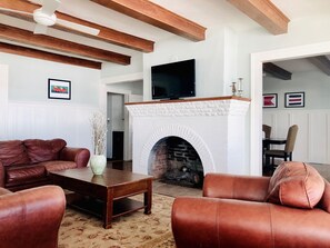 Televisión, tenis de mesa y estéreo 