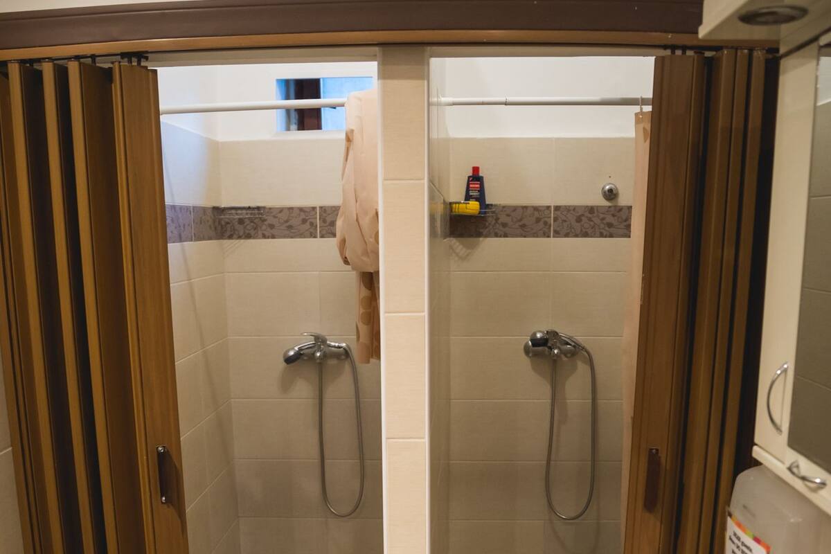 Ducha y secador de pelo