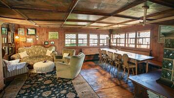 House, 5 Bedrooms (incl. laundry & cleaning fee) | Living area | Flat-screen TV, fireplace, DVD player