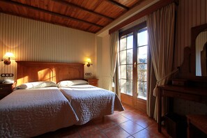 In-room safe, free WiFi, wheelchair access