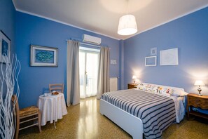 Comfort Double Room, Ensuite (MAREA) - B&B I Portici di Sottoripa (Genoa)
