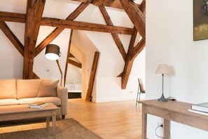 Apartment (Maisonette - No. 5) | Wohnbereich | Fernseher, Fußbodenheizung