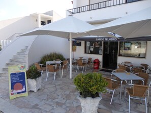 Outdoor dining - SESIMBRA - LOVELY VILLA NEAR SESIMBRA & MECO BEACH (Santana)