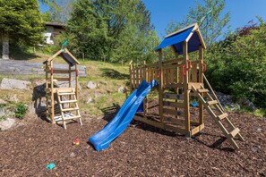 Área de juegos infantiles al aire libre