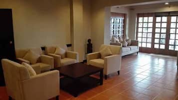 Sala de estar en el lobby