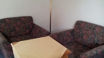 Quarto casal | Cofres nos quartos, cortinas blackout, quartos à prova de som