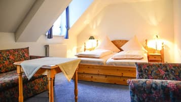 Comfort Double Room | In-room safe, blackout drapes, iron/ironing board, cribs/infant beds