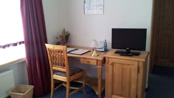 Double Room | In-room safe, blackout drapes, iron/ironing board, cribs/infant beds