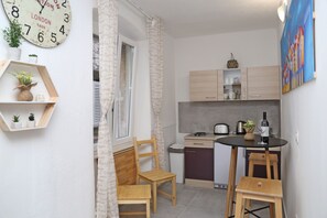 Fridge, microwave - Hostel Korcula (Korcula)