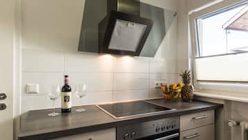 House | Private kitchen | Fridge, microwave, oven, stovetop