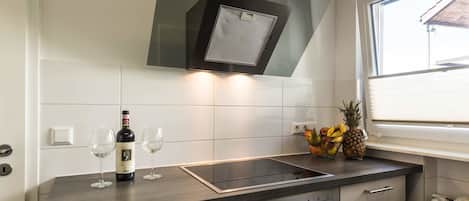 House | Private kitchen | Fridge, microwave, oven, stovetop