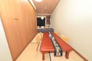 Private Vacation Home | Free WiFi, bed sheets - Namba East House01 (Osaka)