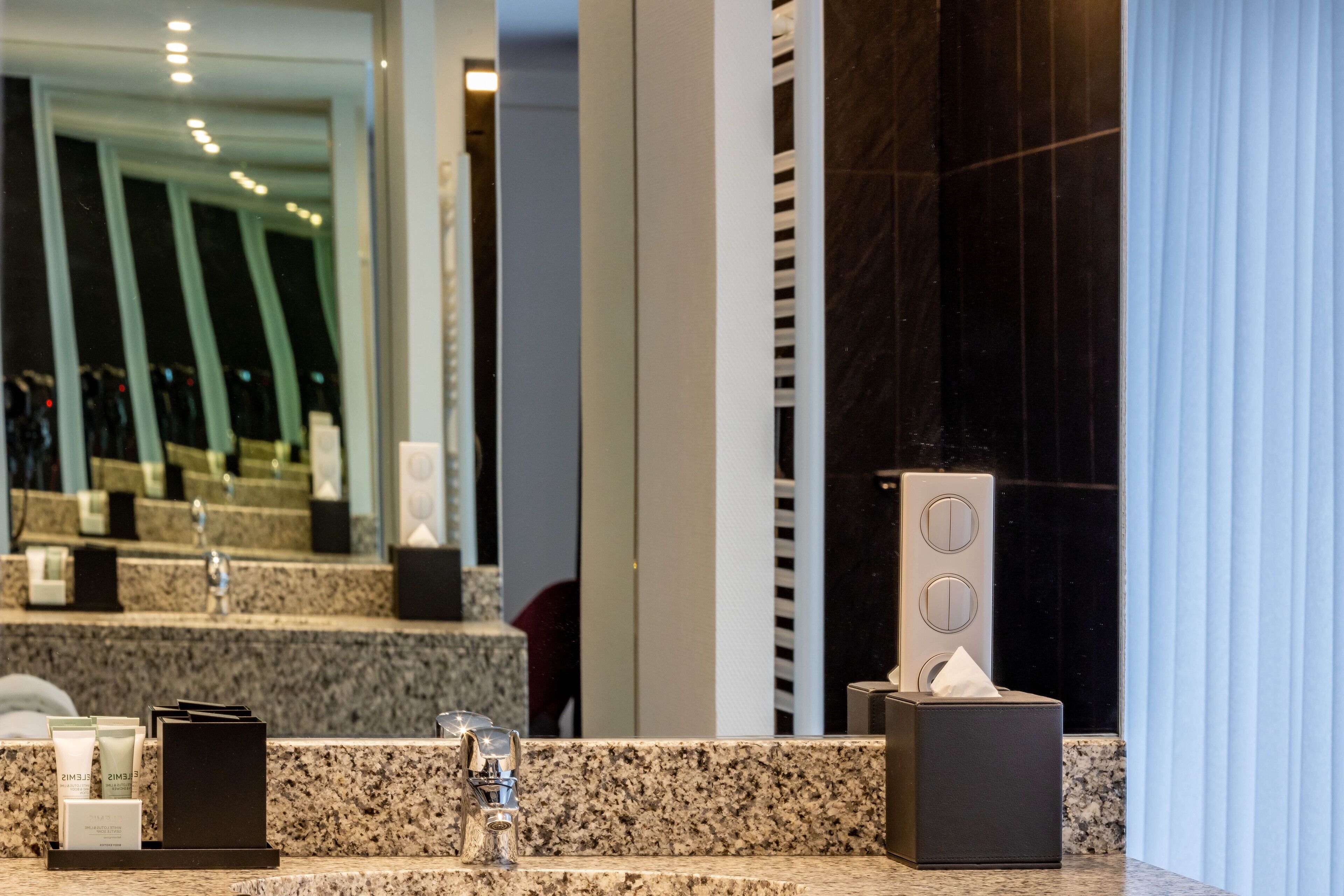 signature suite | 1 bedroom, premium bedding, pillow-top beds, minibar