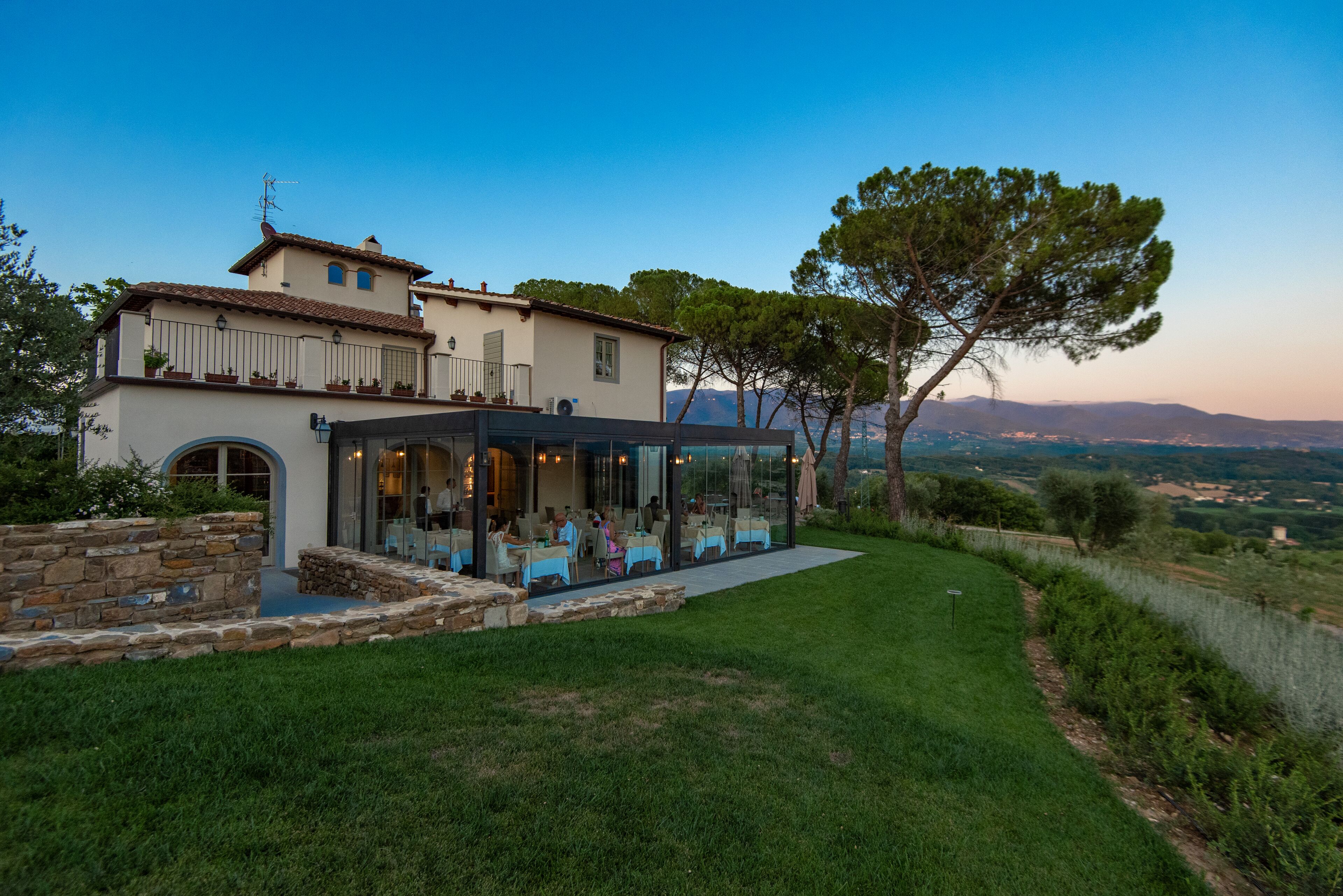 ด้านหน้าที่พัก